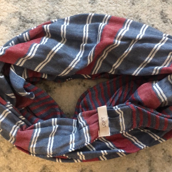 Loft Scarf - Picture 1 of 1